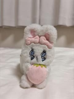 【お値下げ可能】Esther Bunny マスコットいちご　白　おまけつきのサムネイル