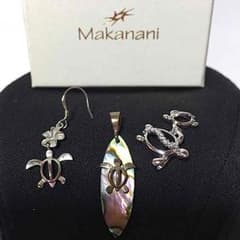 Manami様専用 ホヌトップ2個&ピアスset&プルメリアピアス&てんとう虫のサムネイル