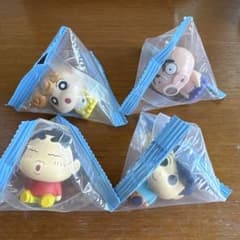 クレヨンしんちゃん プチっとすわりマスコット　2 全種類