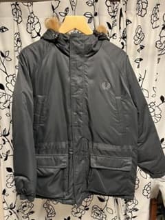 FREDPERRY フレッドペリー　ダウンジャケットのサムネイル