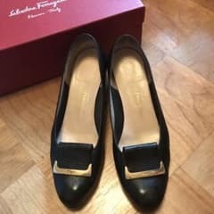 サルヴァトーレフェラガモ　パンプス　FERRAGAMO 23.5 6ハーフ　黒のサムネイル