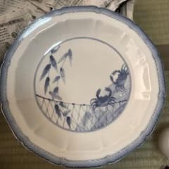 カニと魚の絵柄 八角形の皿のサムネイル