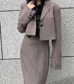 Cropped jacket & High waist tight skirtのサムネイル