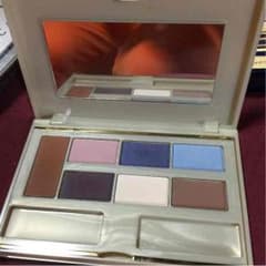 estee lauderのサムネイル