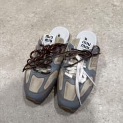 Miu Miu スニーカー グレー/ベージュ 41 Miu Miu スニーカー グレー/ベージュ 41 - メルカリ