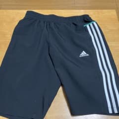 adidas  ハーフパンツ　　メンズ　　Mサイズのサムネイル