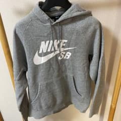 パーカーのサムネイル