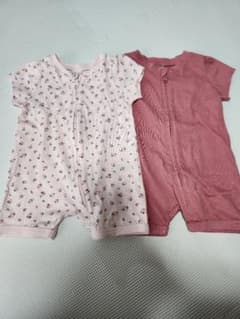 シェリMAMA様　水通しのみ　Ｈ&M　ベビーロンパース　半袖　50～60のサムネイル