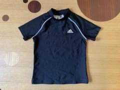 adidas アディダス 半袖ラッシュガード130　110、120サイズの子からのサムネイル