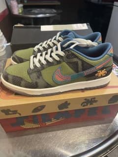 Nike Dunk Low "Siempre Familia"のサムネイル