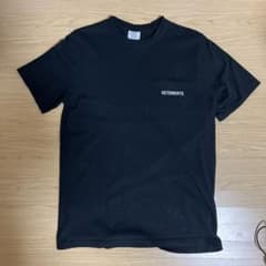 VETEMENTS ロゴTシャツのサムネイル