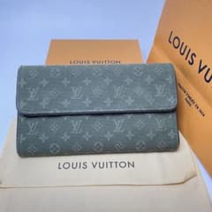 ⭐️美品⭐️LOUIS VUITTON ヴィトン　モノグラムミニ　カーキ　長財布のサムネイル