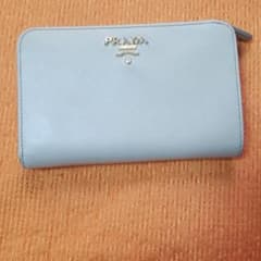 プラダ財布のサムネイル