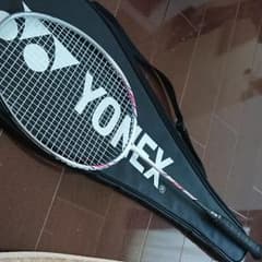 バドミントンYONEXラケットのサムネイル
