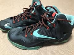 NIKE LEBRON Ⅺのサムネイル