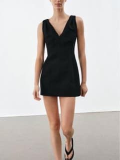 【美品】ZARA ボリュームショートワンピース 黒のサムネイル