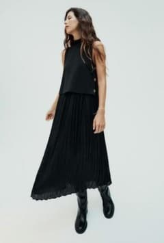 ZARA ノースリーブ ロングワンピース ブラック プリーツのサムネイル