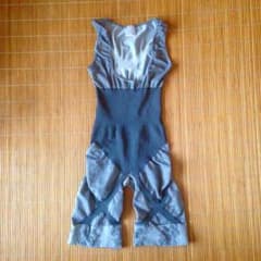着るだけ！メリハリ矯正ダイエットスーツのサムネイル