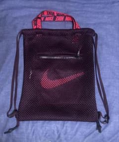 Nike バーガンディ メッシュバックパックのサムネイル