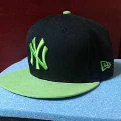 NEWERA   黒×黄緑のサムネイル
