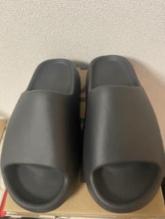 yeezy slide イージースライド　オニキス　28.5のサムネイル