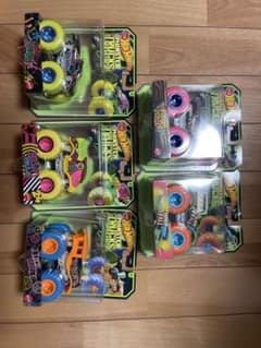 d*4様 Hot Wheels Monster Trucks 5個セットのサムネイル