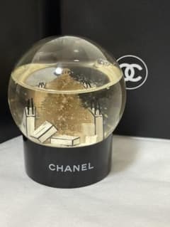 CHANEL スノードームのサムネイル