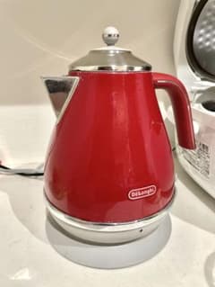 DeLonghi デロンギ電気ケトル レッド KBOV1200J-BG 1.0L - メルカリ