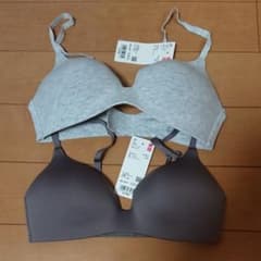 新品☆UNIQLO ワイヤレスブラ3Ｄホールド2着のサムネイル