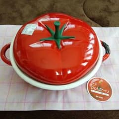 期間限定値下げ！トマト型ホーロー鍋　20㎝のサムネイル