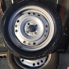 買うなら今！ 激安価格 ブリヂストン スタッドレスタイヤ 155/65R14のサムネイル