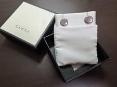 GUCCI グッチ ブラインドフォー ラブ 猫 キャット ピアスのサムネイル