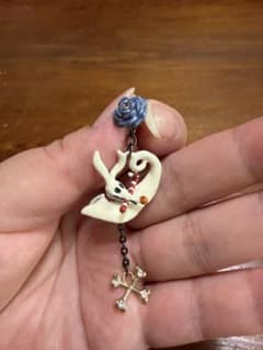 ANNA SUI ナイトメア・ビフォア・クリスマス ゼロ 片耳ピアス - メルカリ