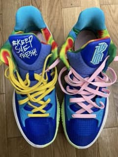 NIKE バッシュ　カイリーモデルのサムネイル