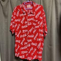 コカコーラ柄シャツのサムネイル
