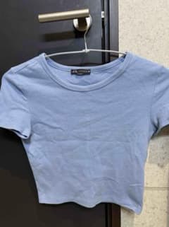 ZARA クロップド丈 半袖Tシャツ ライトブルー Sサイズのサムネイル