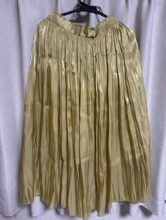 淡い金色 プリーツスカート ひざ丈のサムネイル