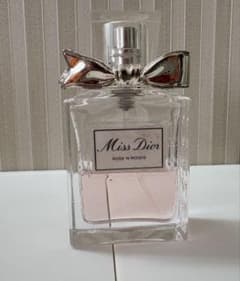Miss Dior Rose N' Roses 香水 30mlの4割 - メルカリ