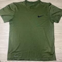 NIKE DRI-FIT 半袖Tシャツ カーキ Mサイズのサムネイル