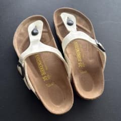 BIRKENSTOCK ビルケンシュトック トングサンダル ホワイト 35のサムネイル
