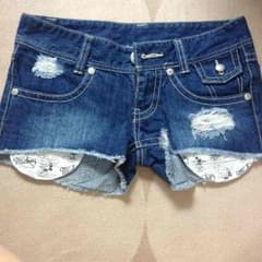 美品ディズニーデニムハーフパンツのサムネイル