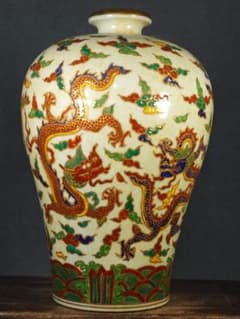 Made in the Daiming Xuande year, five-colored gold plum vase, dragon pattern, enamel vase, antique, antique, from a former family collection