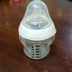 哺乳瓶　tommee tippeeのサムネイル