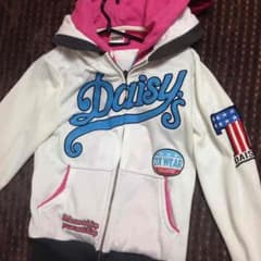 DAISYのパーカーのサムネイル