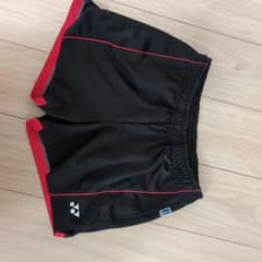 YONEX バドミントンパンツ 黒/赤のサムネイル