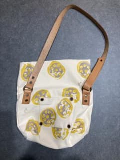 値下げ【美品】ショルダーバッグ、MiKo、からしれんこん柄、おしゃれのサムネイル