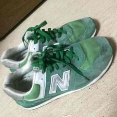ニューバランスのサムネイル