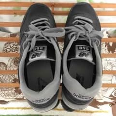 ニューバランススニーカーのサムネイル