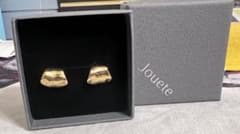 Jouete ゴールドカラー ウェーブピアス 両耳用 - メルカリ