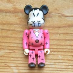 【値下げしました！】BE@RBRICK BEAMS Tコラボ イヤミ 箱有りのサムネイル